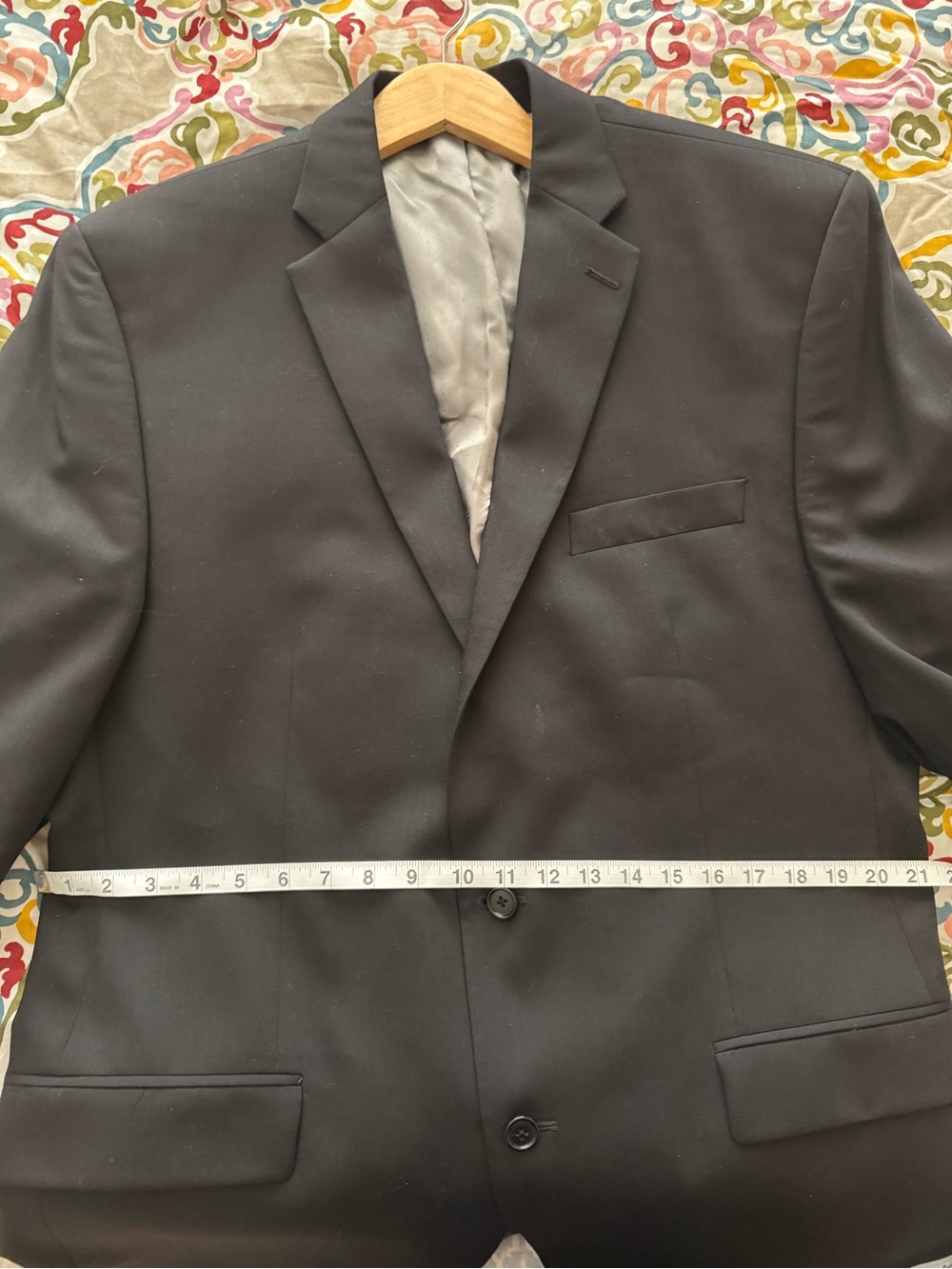 Calvin Klein Men's Classic Two-Button Suit
Jacket Blazer - Charcoal/Black  EUC - Picture 10 of 16